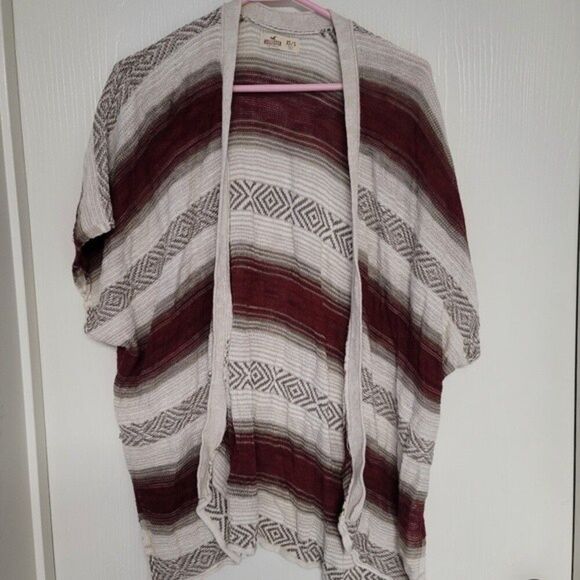 Hollister Jackets & Blazers - ~ womens red Hollister short sleeve sweater - small hole in sleeve in picture